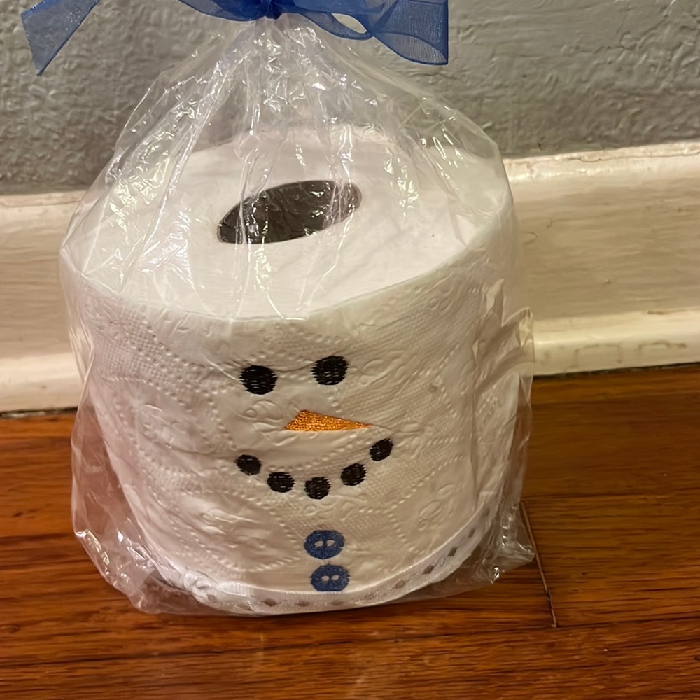 Snowman snow woman toilet paper decor packaged never used toilet paper